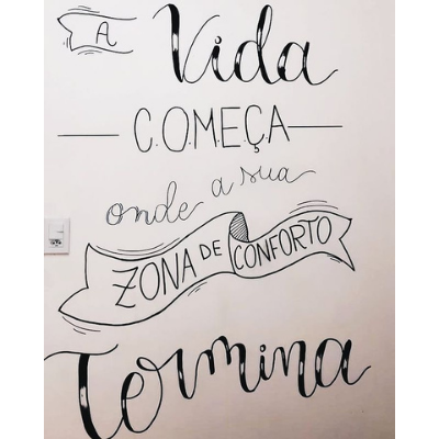 Lettering em Parede - Frases da Vida